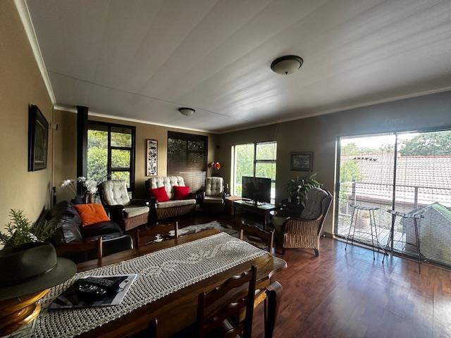 6 Bedroom Property for Sale in Pellissier Free State